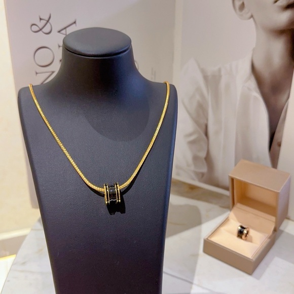 Meet the Posher Other - Bulgari Necklace